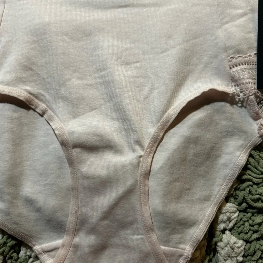 Tommy Hilfiger 3pk neutral brief Panties with Lace Trim - Picture 3 of 8